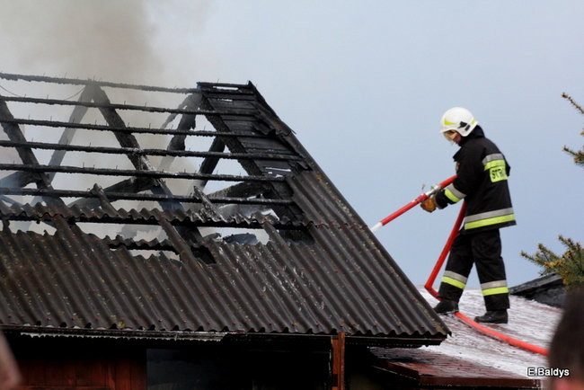 Pożar stolarni we Włoszakowicach (zdjęcia)