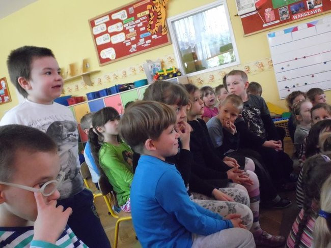 Strażak w przedszkolu (zdjęcia)