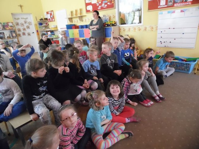 Strażak w przedszkolu (zdjęcia)