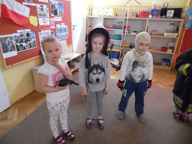 Strażak w przedszkolu (zdjęcia)