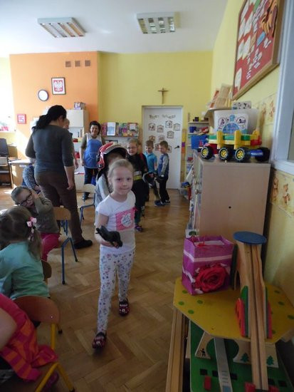 Strażak w przedszkolu (zdjęcia)