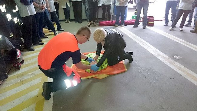 Cykliści u strażaków (zdjęcia)