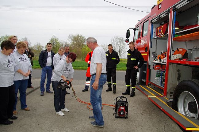 Cykliści u strażaków (zdjęcia)