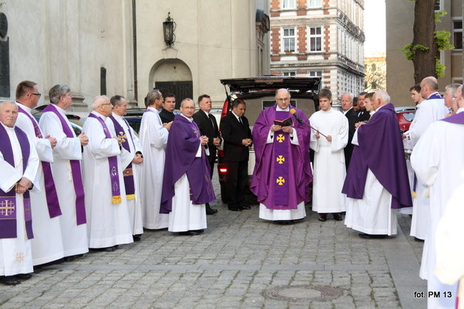 Pożegnanie proboszcza fary (zdjęcia)