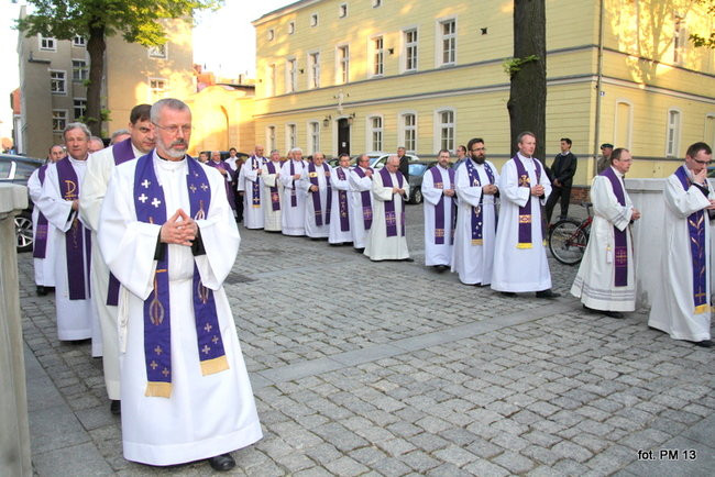 Pożegnanie proboszcza fary (zdjęcia)