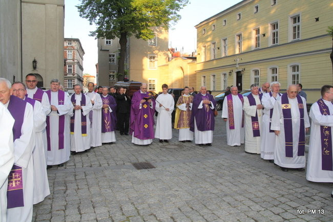 Pożegnanie proboszcza fary (zdjęcia)