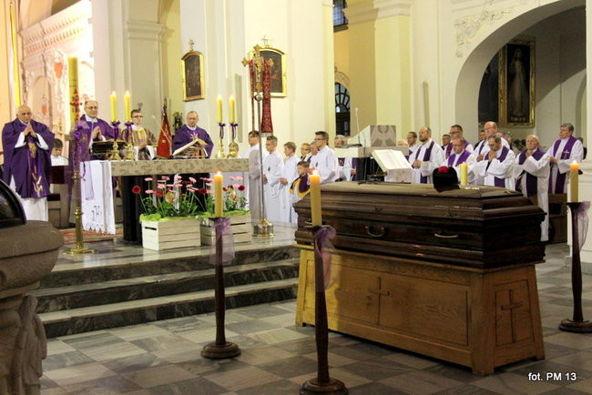 Pożegnanie proboszcza fary (zdjęcia)