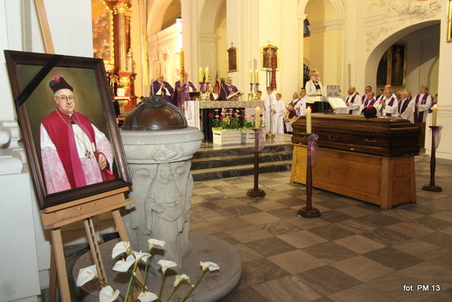 Pożegnanie proboszcza fary (zdjęcia)