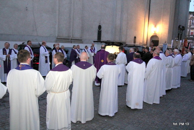 Pożegnanie proboszcza fary (zdjęcia)