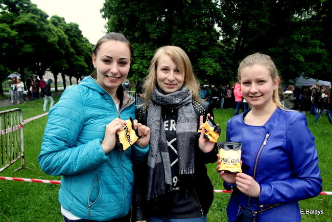 Kolorowe szaleństwo pod PWSZ ( zdjęcia)