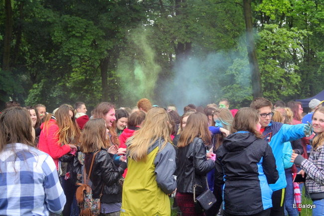 Kolorowe szaleństwo pod PWSZ ( zdjęcia)