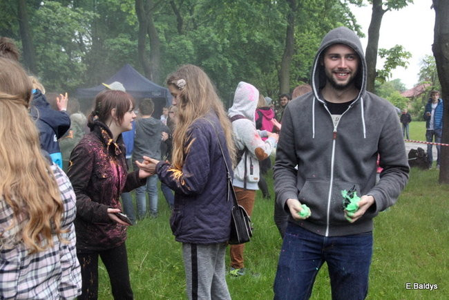 Kolorowe szaleństwo pod PWSZ ( zdjęcia)