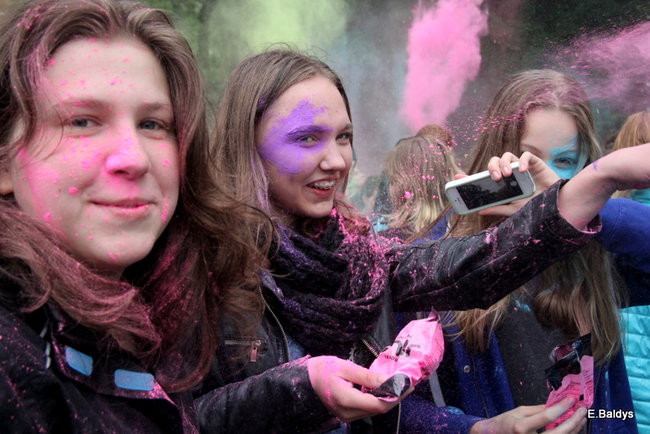 Kolorowe szaleństwo pod PWSZ ( zdjęcia)