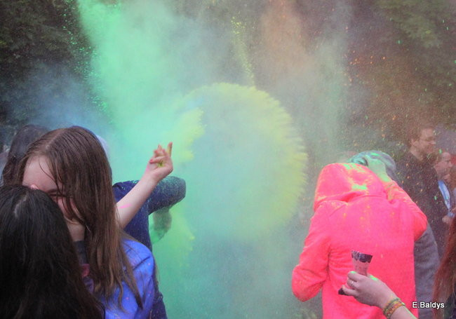 Kolorowe szaleństwo pod PWSZ ( zdjęcia)