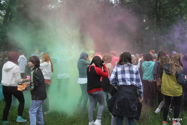 Kolorowe szaleństwo pod PWSZ ( zdjęcia)