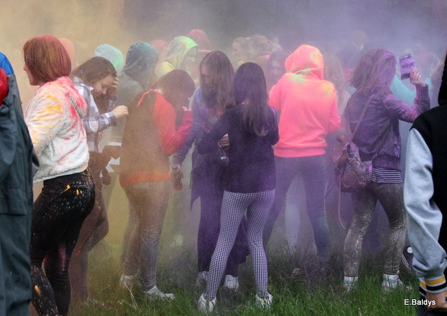 Kolorowe szaleństwo pod PWSZ ( zdjęcia)