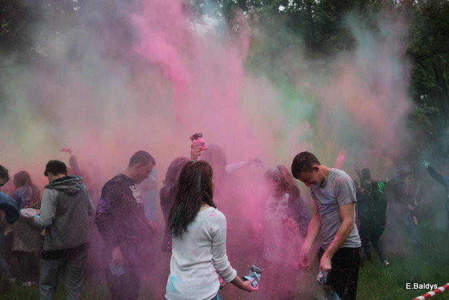 Kolorowe szaleństwo pod PWSZ ( zdjęcia)