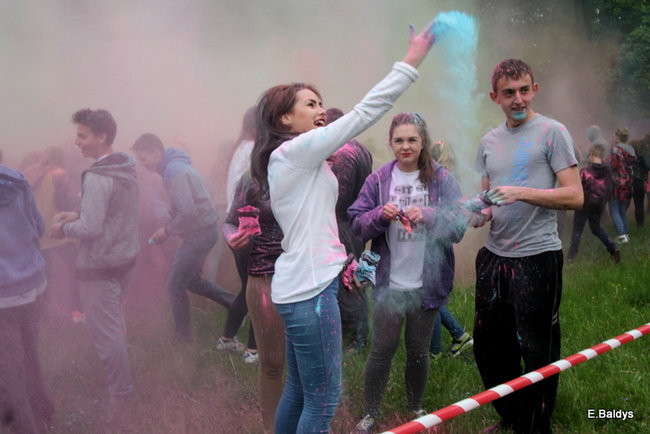 Kolorowe szaleństwo pod PWSZ ( zdjęcia)