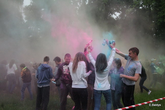 Kolorowe szaleństwo pod PWSZ ( zdjęcia)