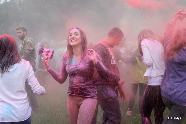 Kolorowe szaleństwo pod PWSZ ( zdjęcia)