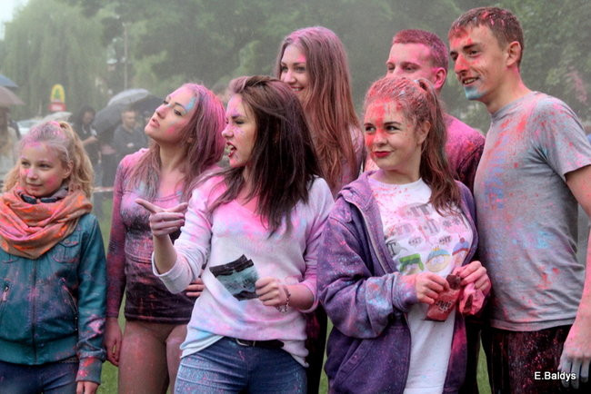 Kolorowe szaleństwo pod PWSZ ( zdjęcia)