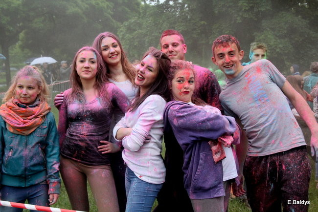 Kolorowe szaleństwo pod PWSZ ( zdjęcia)