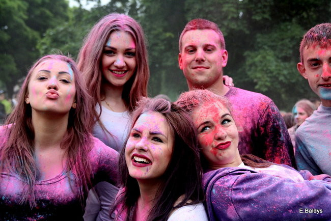 Kolorowe szaleństwo pod PWSZ ( zdjęcia)