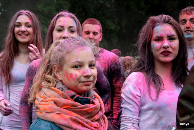Kolorowe szaleństwo pod PWSZ ( zdjęcia)