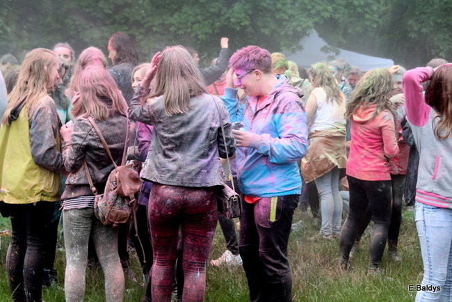 Kolorowe szaleństwo pod PWSZ ( zdjęcia)