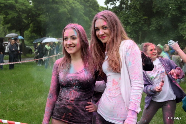 Kolorowe szaleństwo pod PWSZ ( zdjęcia)