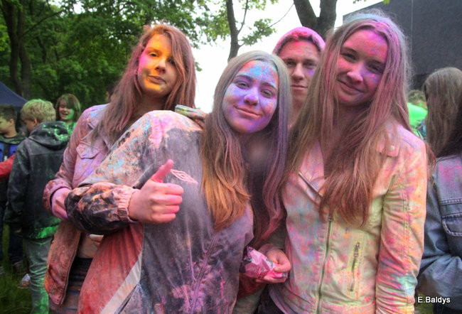 Kolorowe szaleństwo pod PWSZ ( zdjęcia)