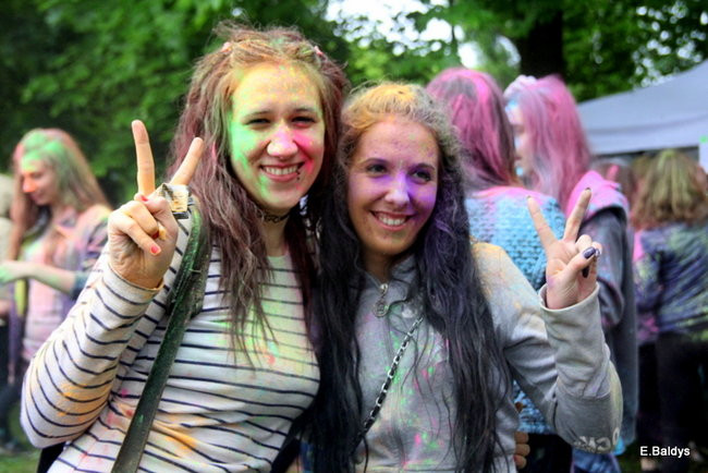 Kolorowe szaleństwo pod PWSZ ( zdjęcia)