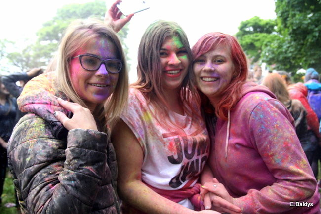 Kolorowe szaleństwo pod PWSZ ( zdjęcia)