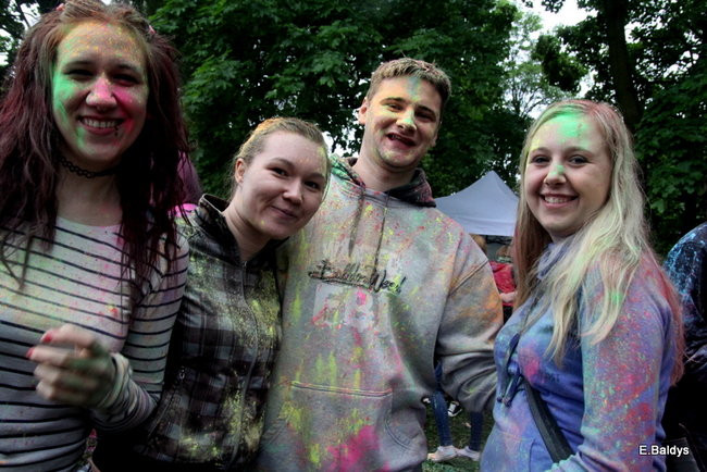 Kolorowe szaleństwo pod PWSZ ( zdjęcia)