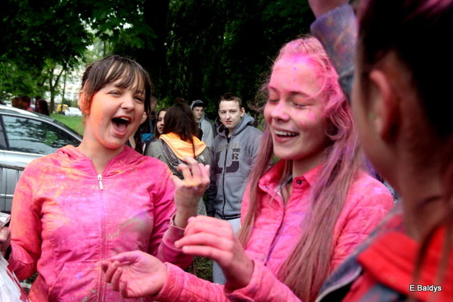 Kolorowe szaleństwo pod PWSZ ( zdjęcia)