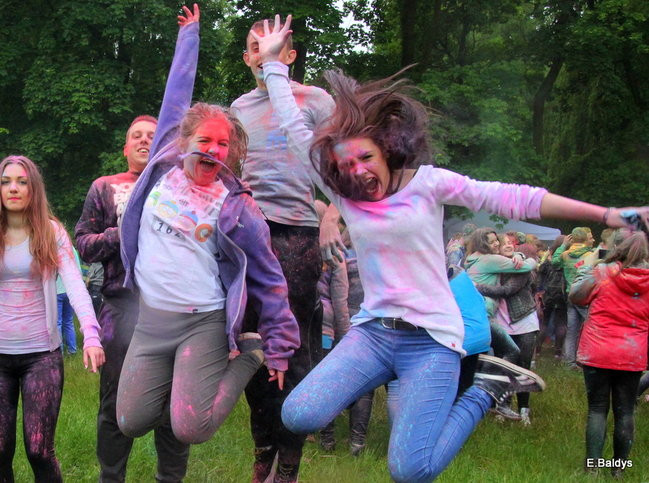 Kolorowe szaleństwo pod PWSZ ( zdjęcia)