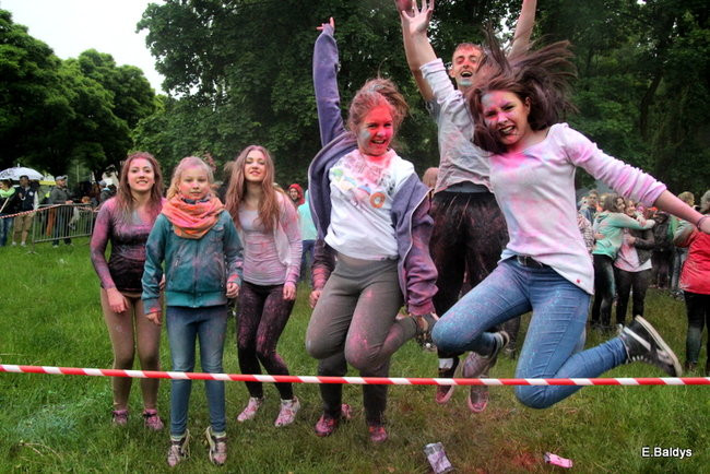 Kolorowe szaleństwo pod PWSZ ( zdjęcia)