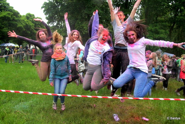 Kolorowe szaleństwo pod PWSZ ( zdjęcia)