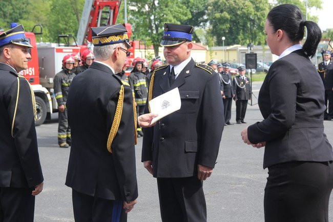 Odznaczenia, wyróżnienia i awanse u strażaków (zdjęcia)