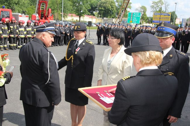Odznaczenia, wyróżnienia i awanse u strażaków (zdjęcia)