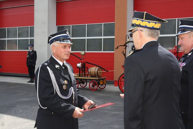 Odznaczenia, wyróżnienia i awanse u strażaków (zdjęcia)