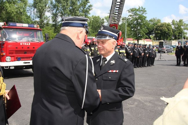 Odznaczenia, wyróżnienia i awanse u strażaków (zdjęcia)