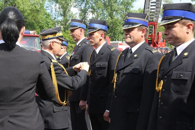 Odznaczenia, wyróżnienia i awanse u strażaków (zdjęcia)
