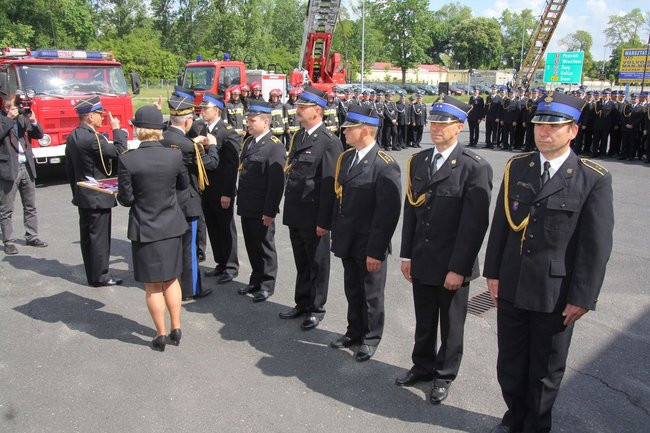 Odznaczenia, wyróżnienia i awanse u strażaków (zdjęcia)