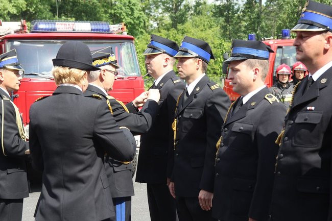 Odznaczenia, wyróżnienia i awanse u strażaków (zdjęcia)