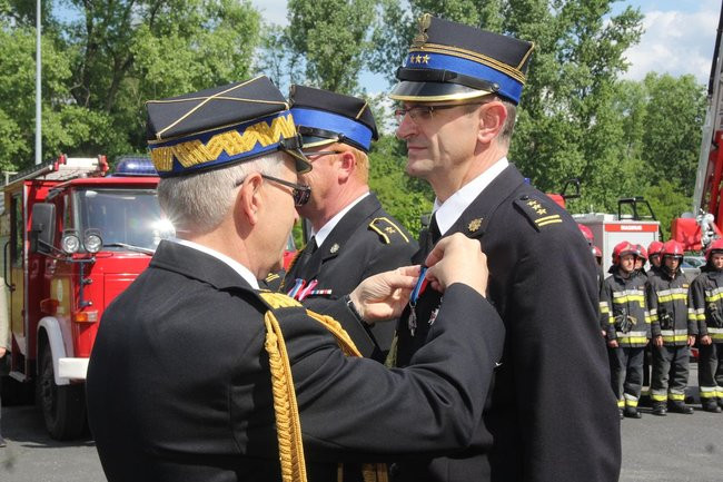 Odznaczenia, wyróżnienia i awanse u strażaków (zdjęcia)