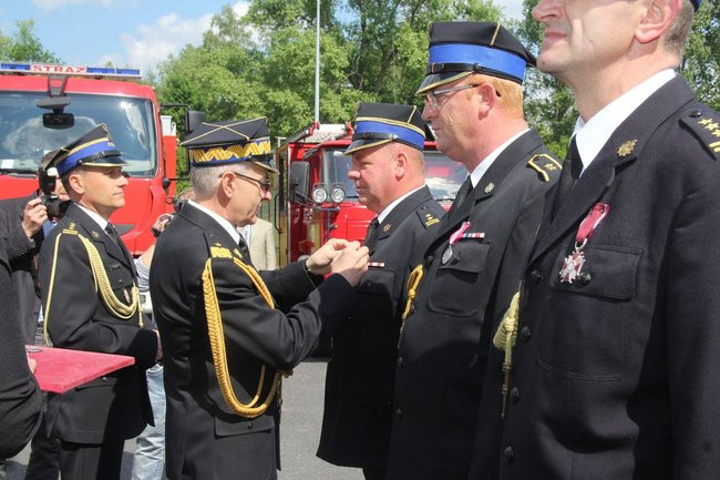 Odznaczenia, wyróżnienia i awanse u strażaków (zdjęcia)