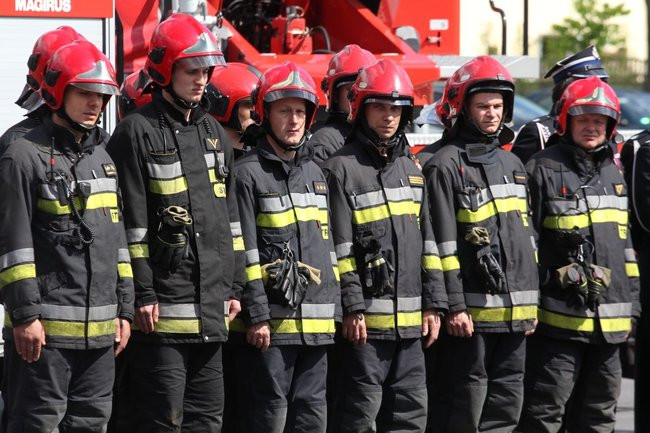 Odznaczenia, wyróżnienia i awanse u strażaków (zdjęcia)