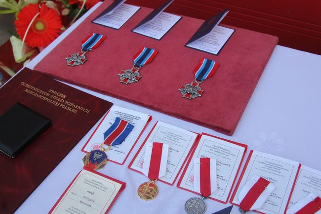 Odznaczenia, wyróżnienia i awanse u strażaków (zdjęcia)