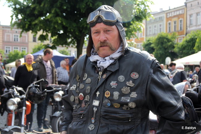 Motocyklowa nostalgia na leszczyńskim rynku (zdjęcia)